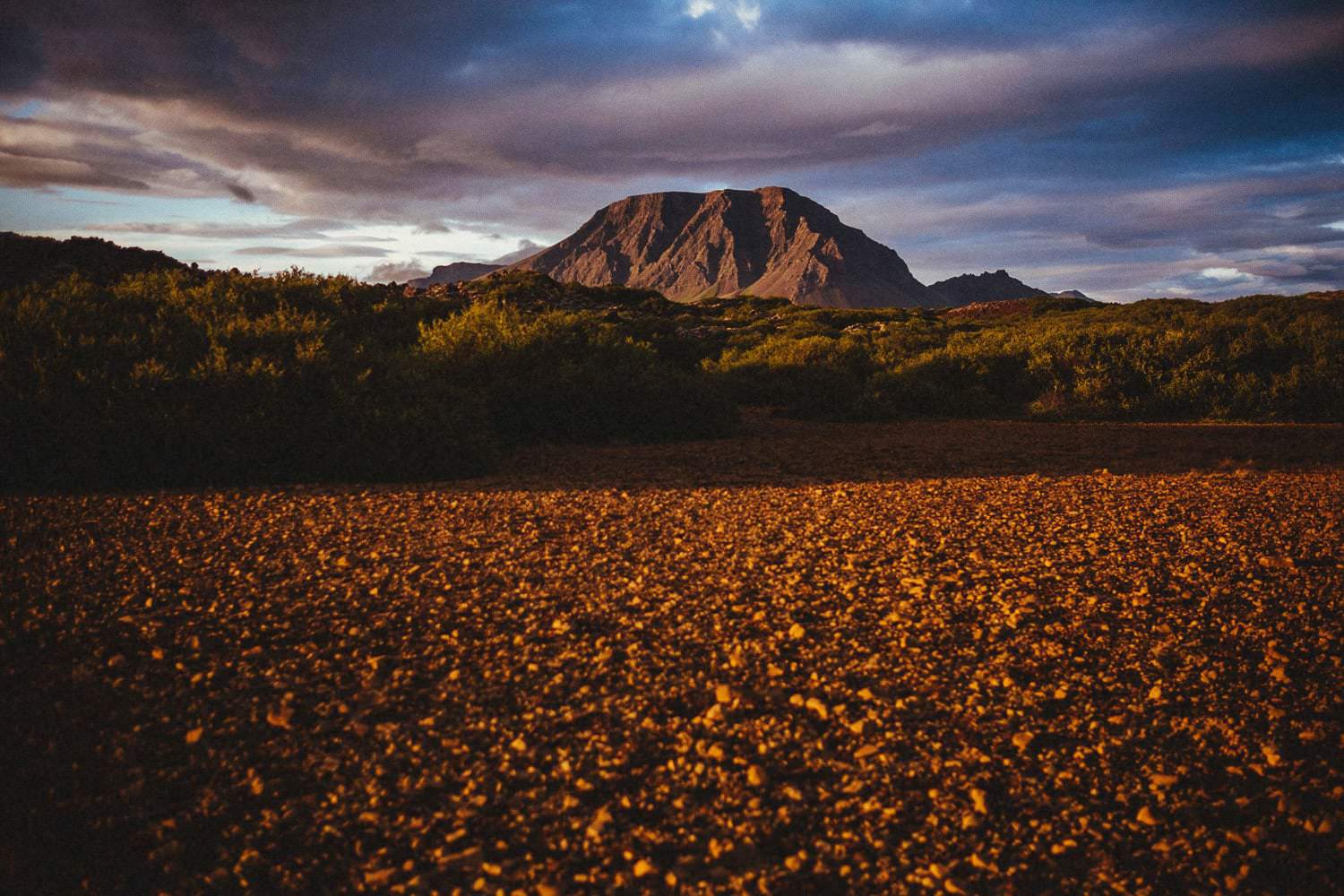 iceland engagement session
