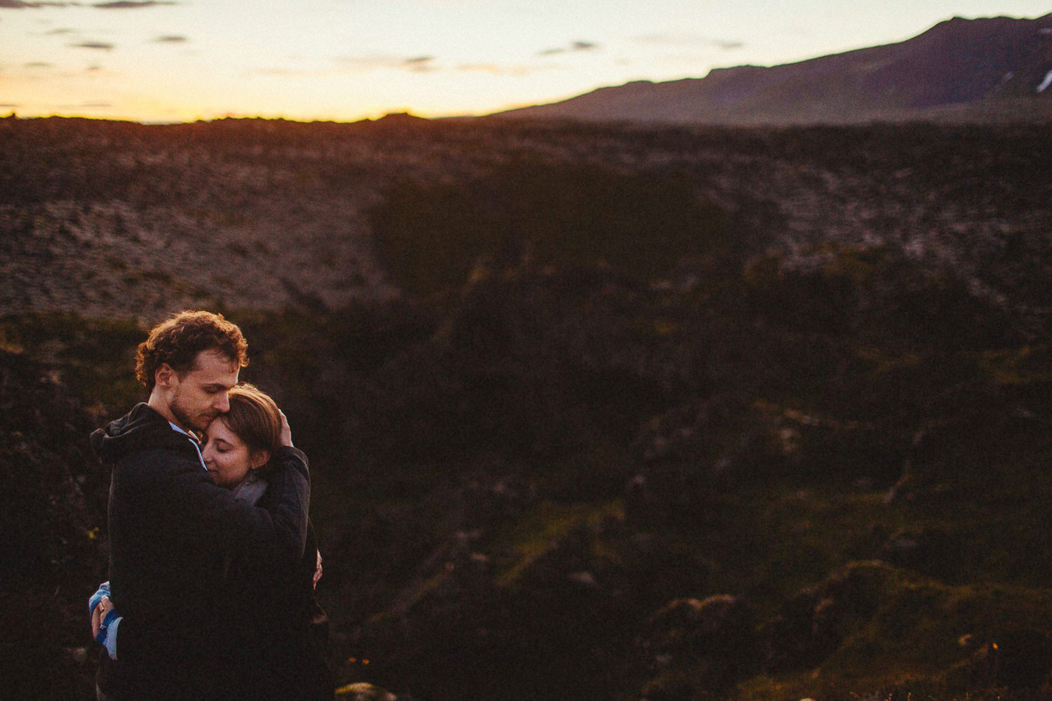iceland engagement session